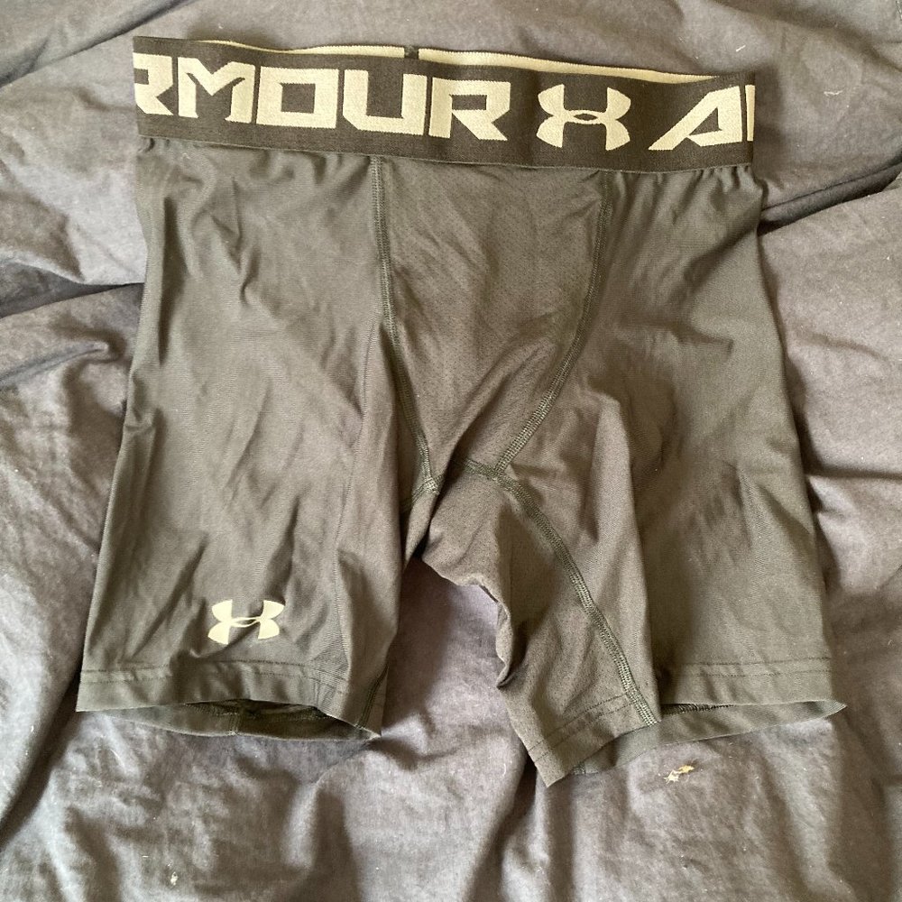 2 pairs of under armour compression shorts